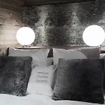 Les Secrets-font Romeu Chalet Bolquere Pyrenees 2000